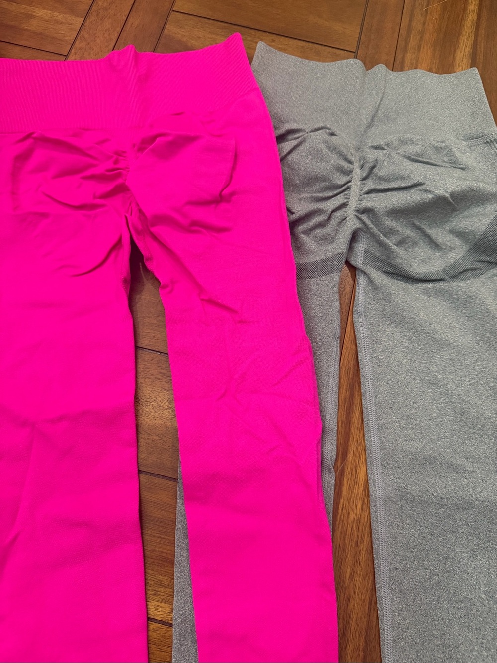 Pair of High-Waist Seamless Scrunch Leggings - Bright Magenta & Grey - Picture 3 of 5